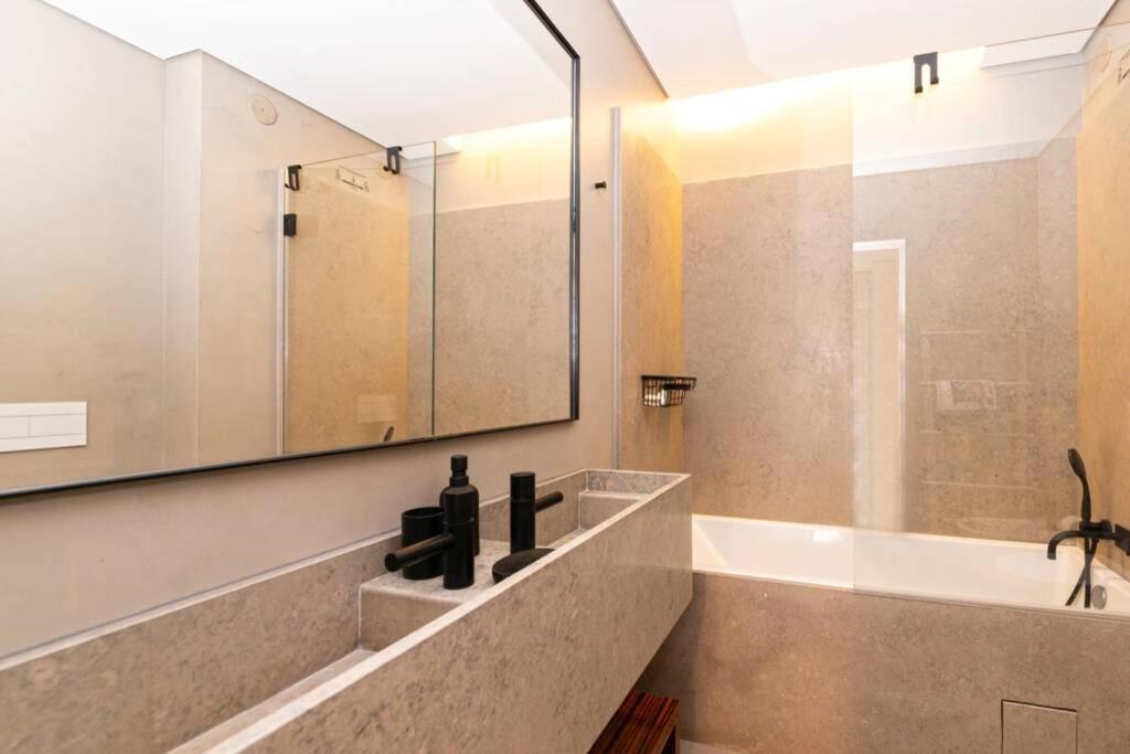 Stylish Apartment By Av. Da Liberdade Lisbona Esterno foto