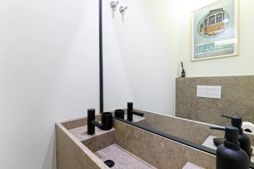 Stylish Apartment By Av. Da Liberdade Lisbona Esterno foto